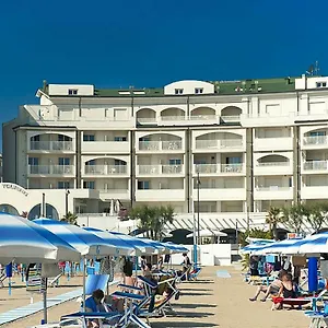 Aparthotel A-more