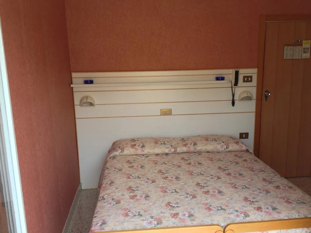 Hotel Emma Nord Ρίμινι 3*,